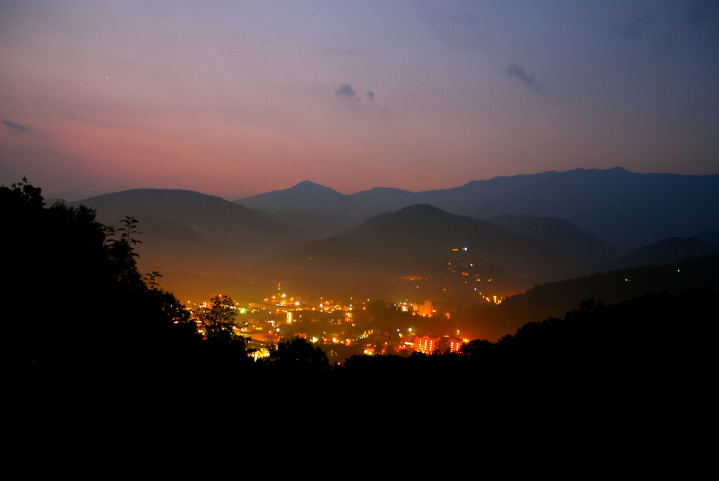 Gaitlinburg, TN, photo by Arkansas Shutterbug, Creative Commons Licence 