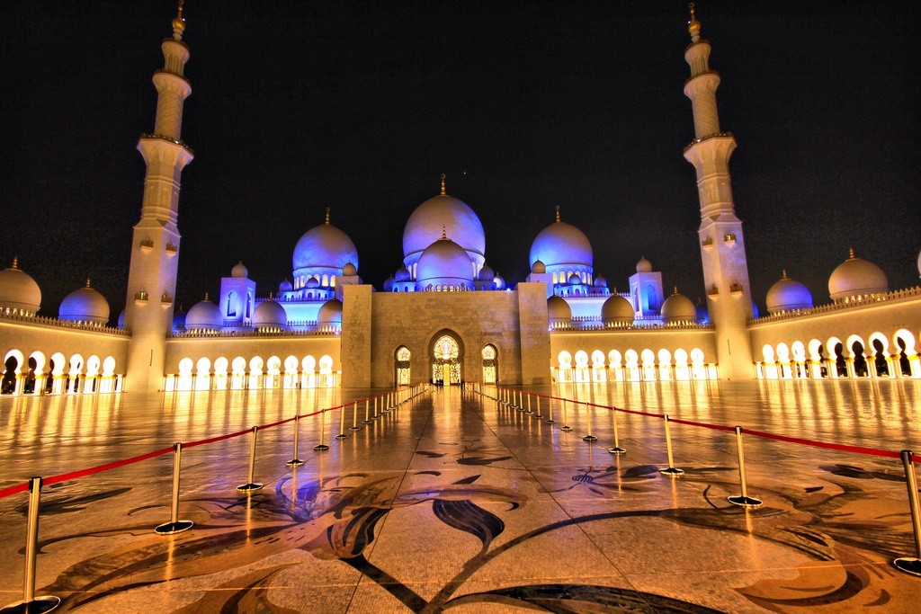 Grand Mosque by Hisham Binsuwaif